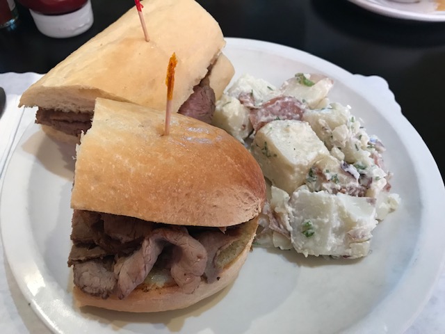 Toni's Courtyard Café