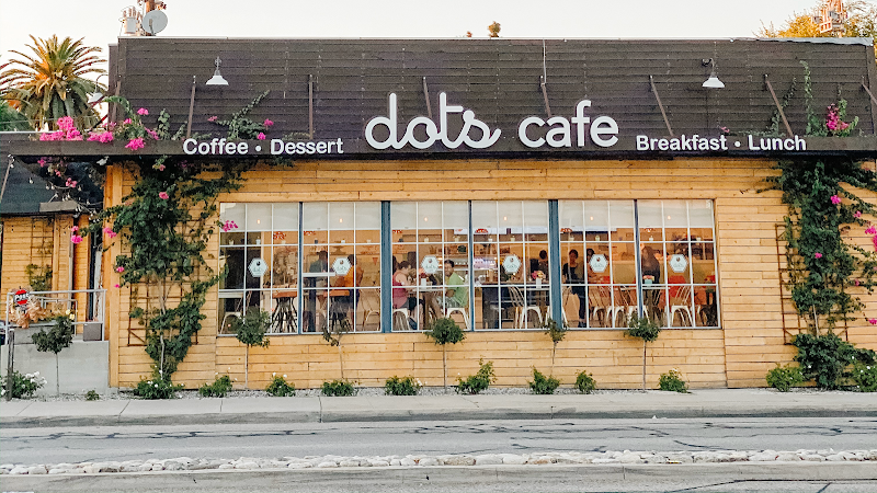Dots Cafe