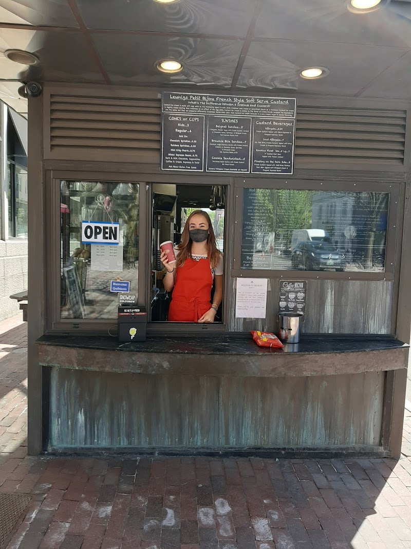 Leunig's Petit Bijou