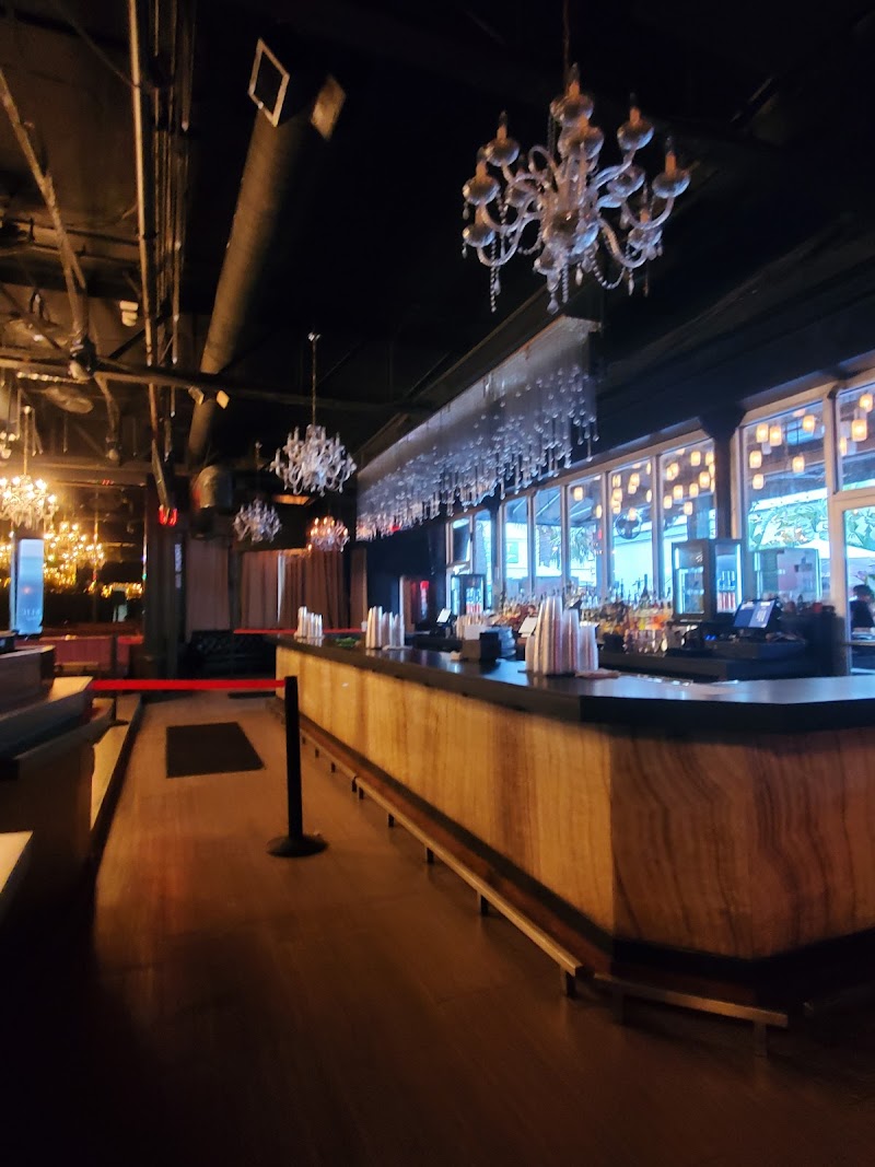 Republic Garden & Lounge