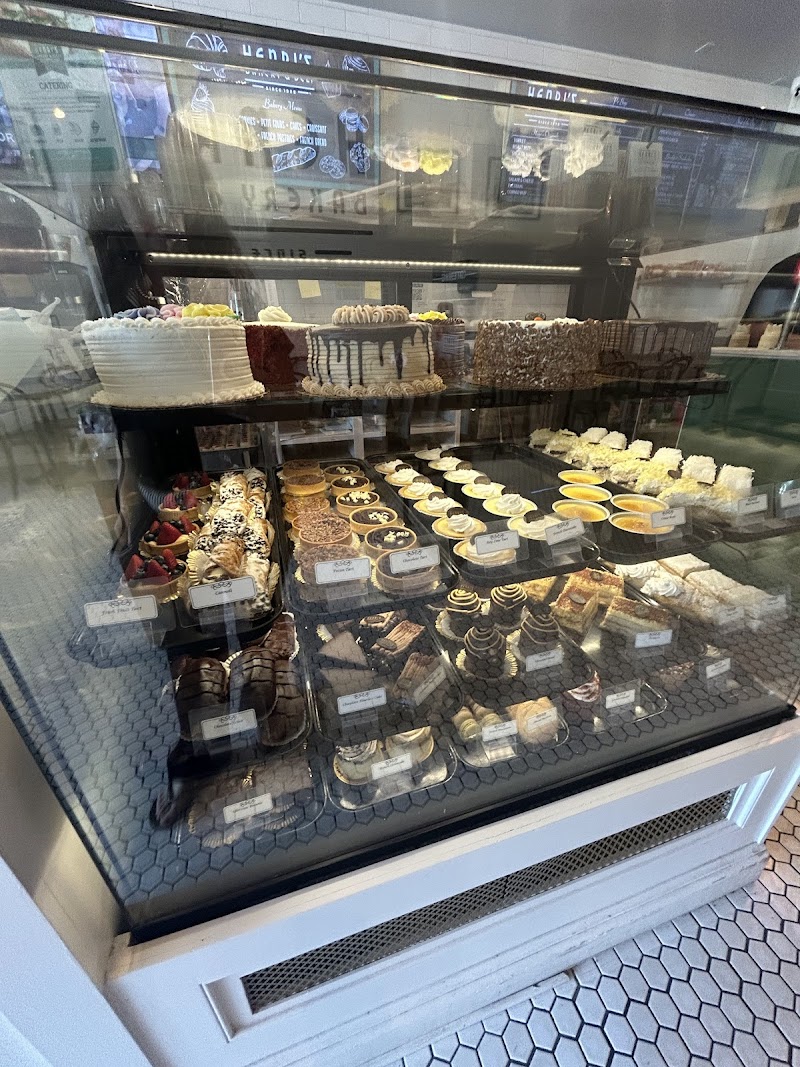 Henri's Bakery & Deli