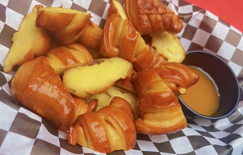 Bozacks Cocktail Lounge