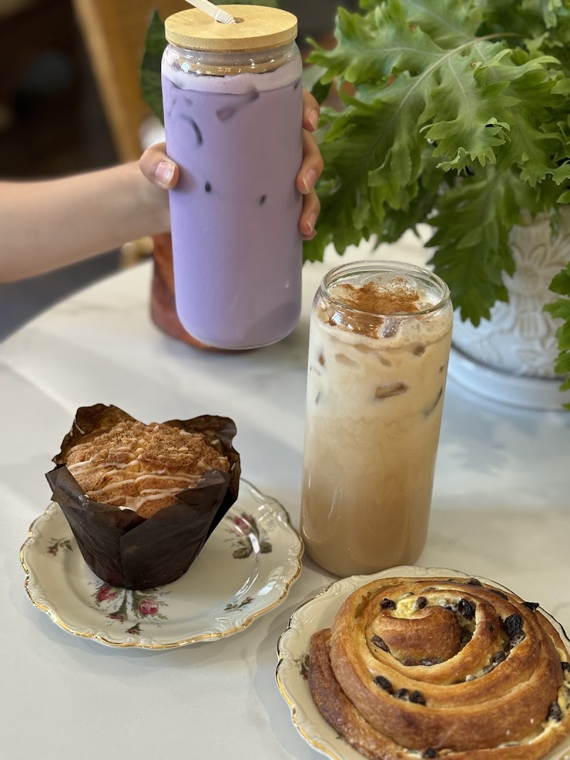 Shake & Bops Botanical Cafe