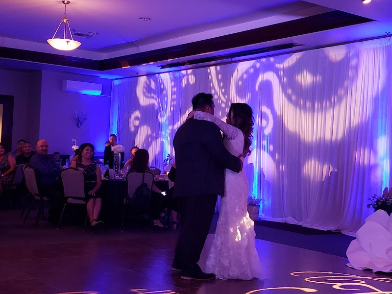 The Lakes Bar & Lounge