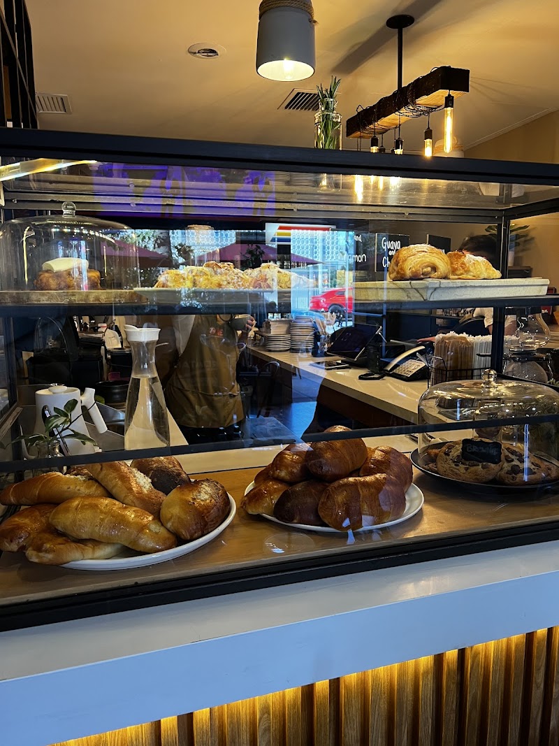 7tyone Restaurant & Coffee Bar