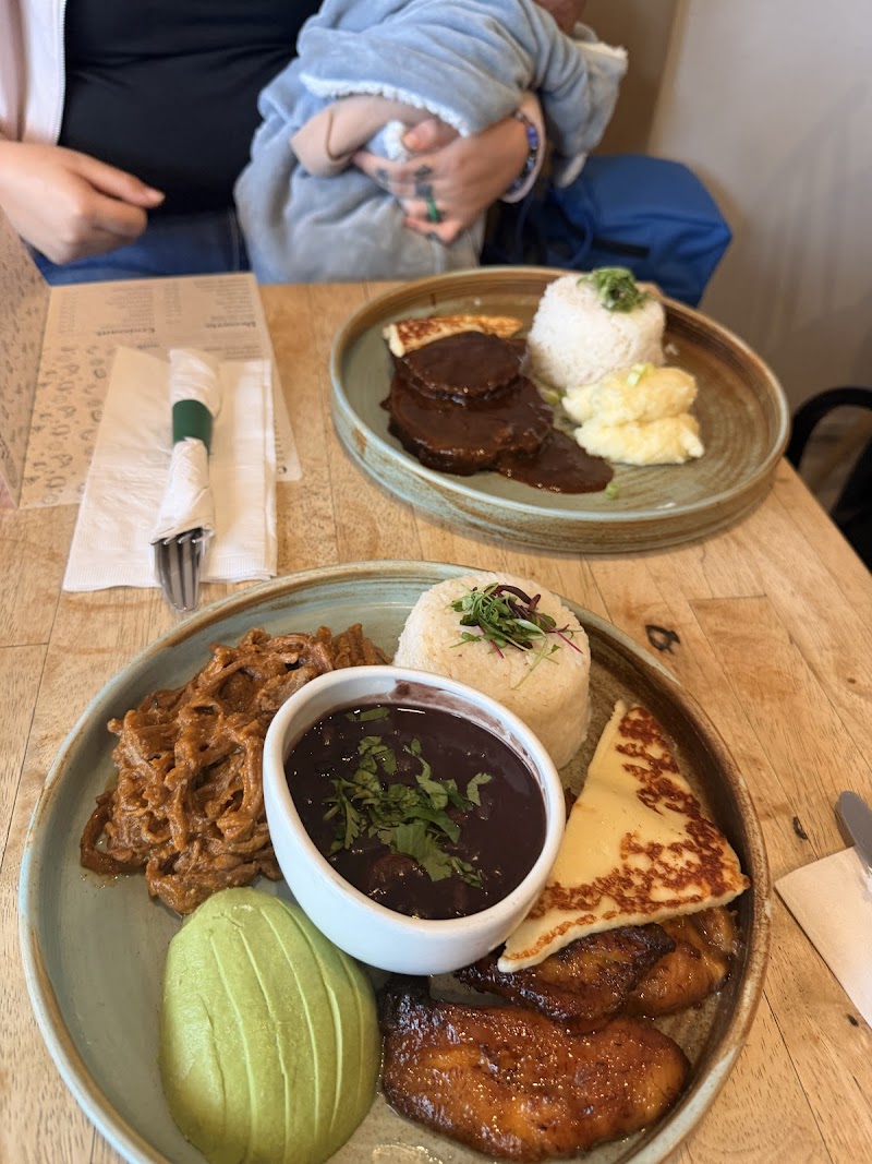 7tyone Restaurant & Coffee Bar