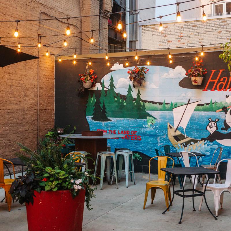 Dark Horse Bar & Eatery