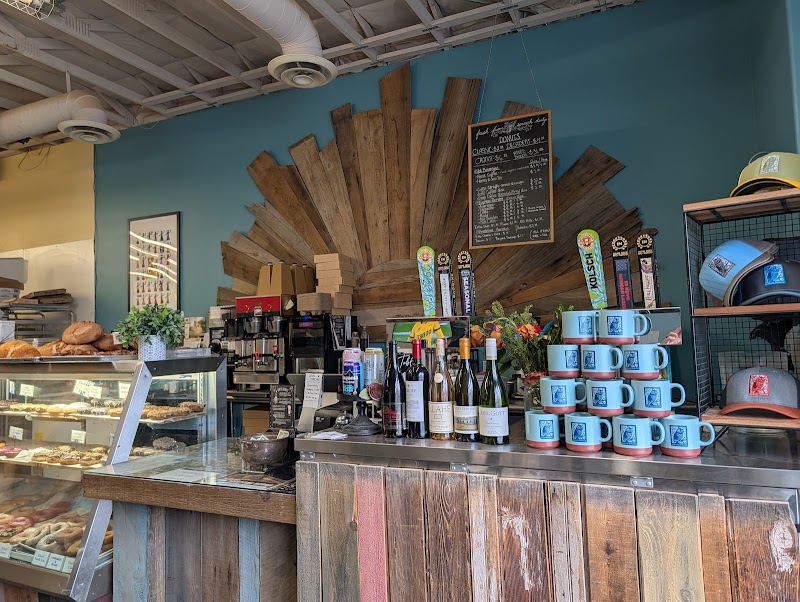 Whoo's Donuts Pizza and Brew