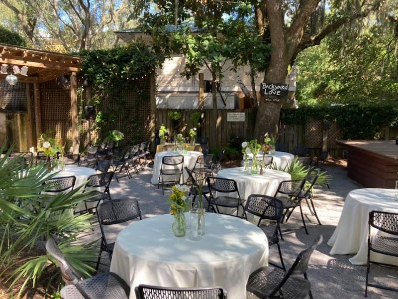 Hibiscus Coffee & Guesthouse