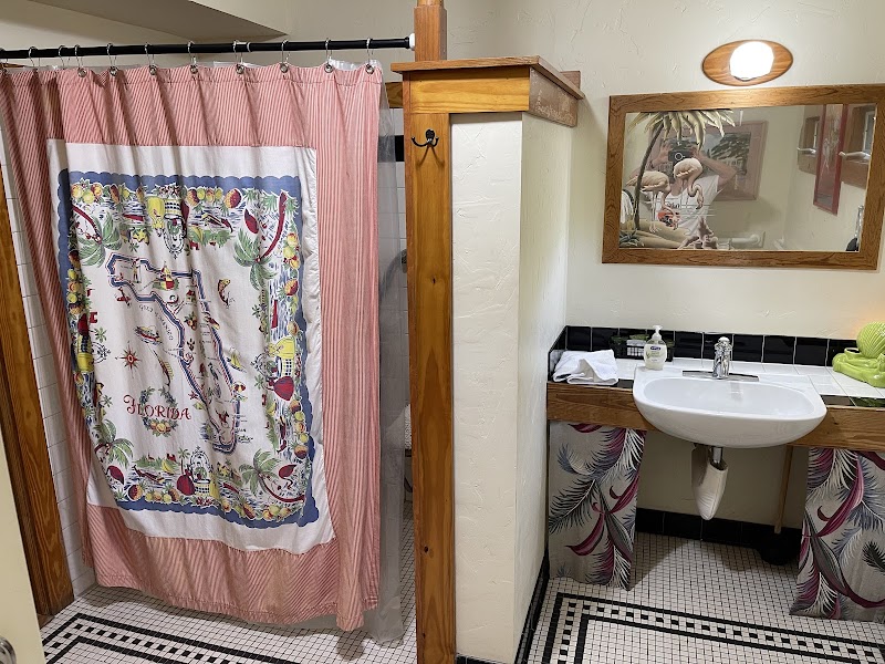 Hibiscus Coffee & Guesthouse