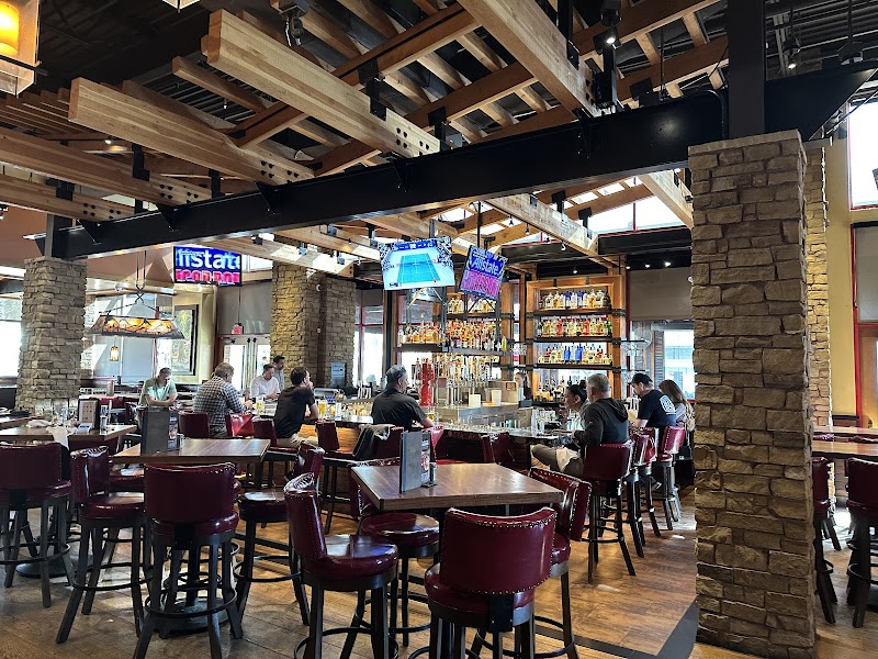 Lazy Dog Restaurant & Bar