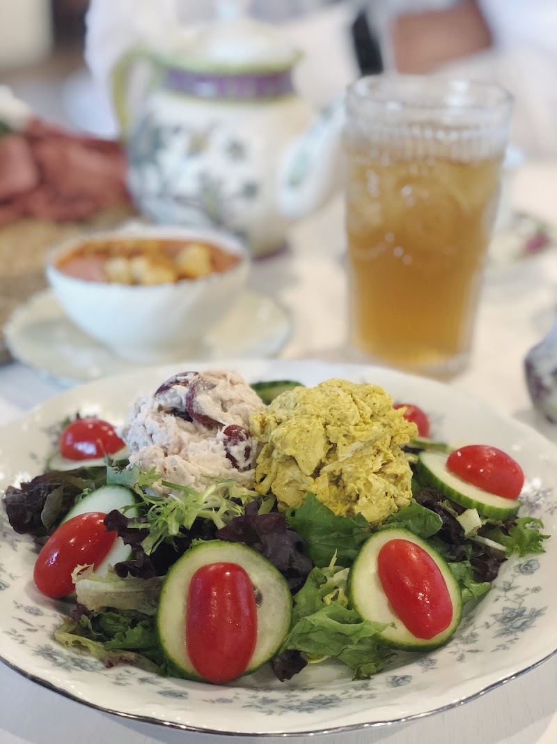 Teapots & Treasures Café