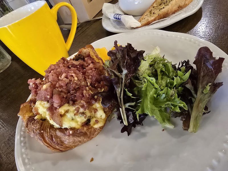 Le Petit Paris Café Atlantic Beach