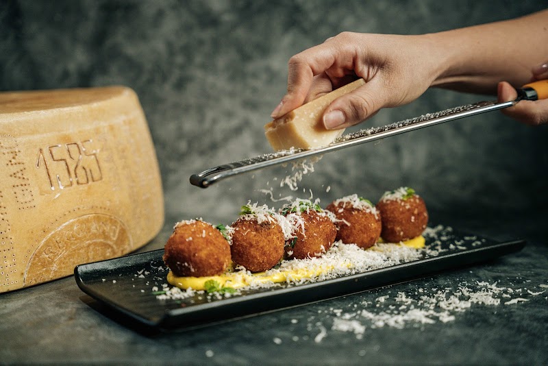 Botanya Restaurant & Bar