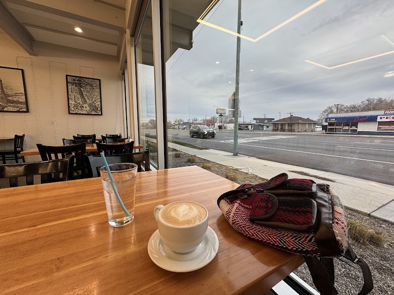 Délice French Bakery & Café