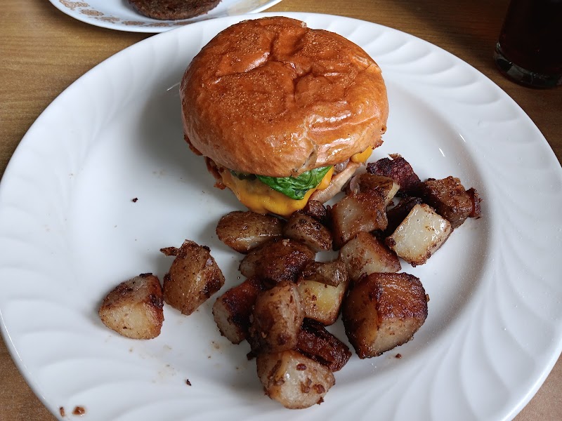 Vinton Café - Kitchen & Bakery