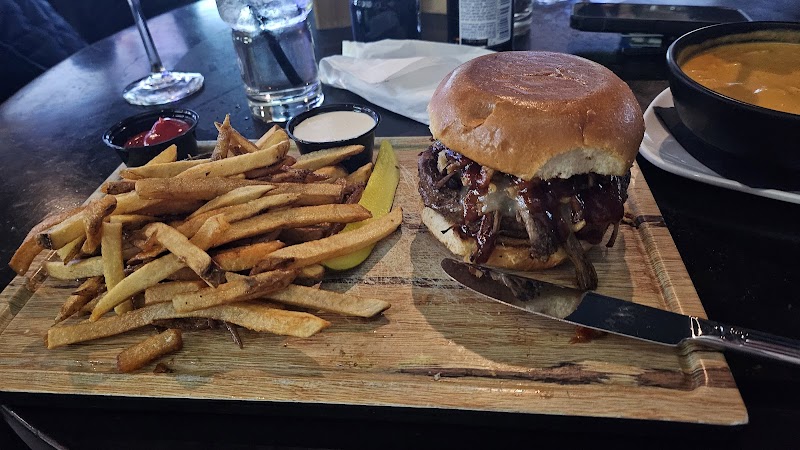 Parlay Sporting Club + Kitchen