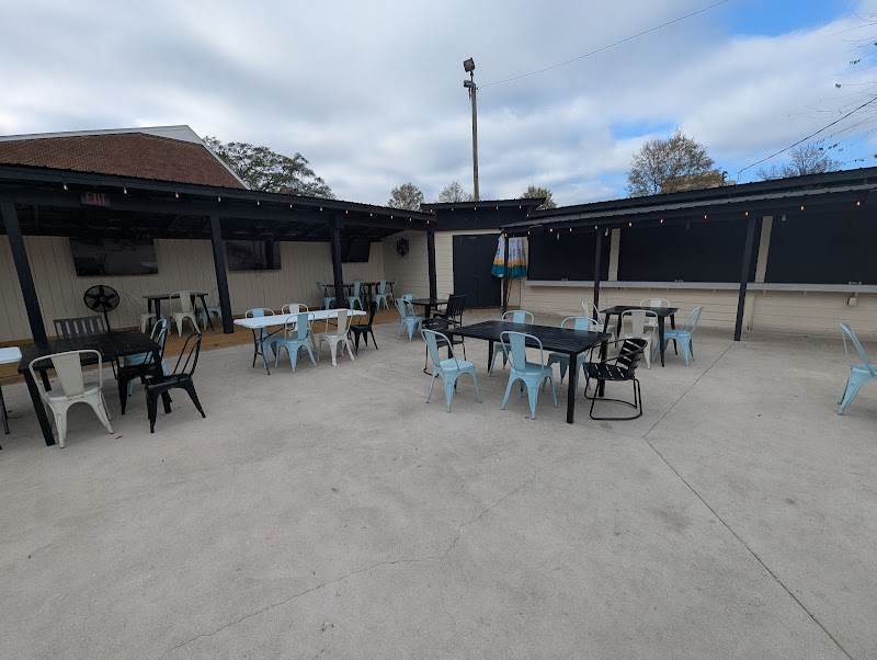 Santos Street Eats and Bar