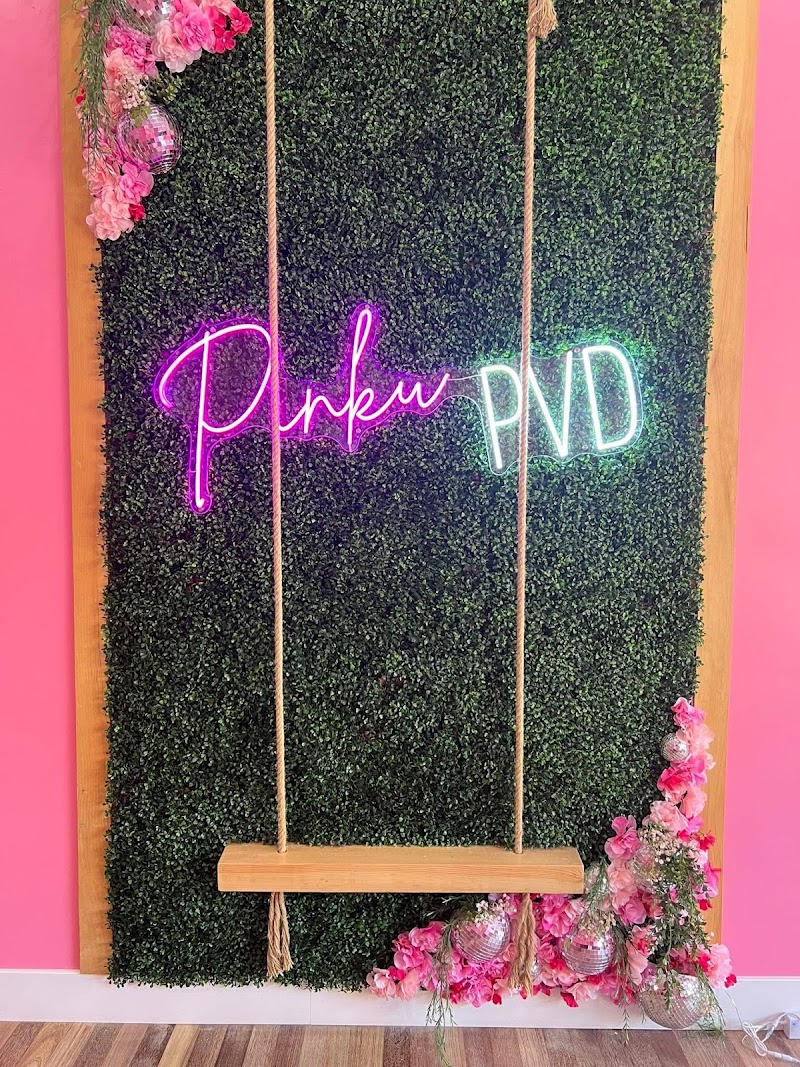 Pinku Mochi Donut Cafe