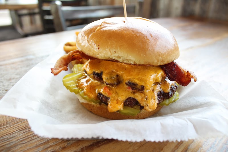 Topher's Burgers & Biscuits - Broadway Drive