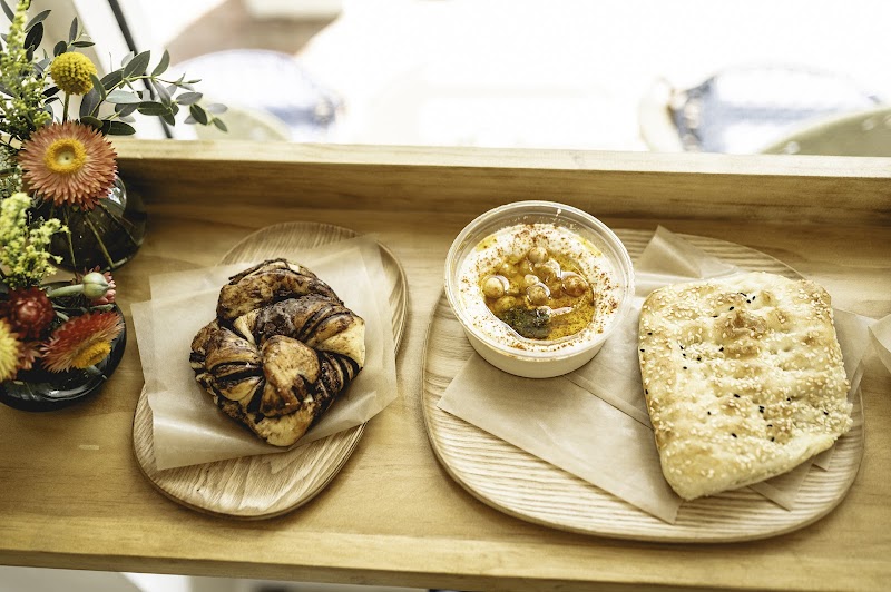 Navi Coffee & Flowers