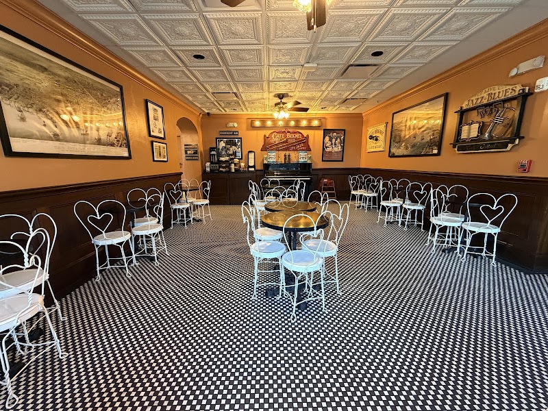 Cafe Beignet, Canal St.