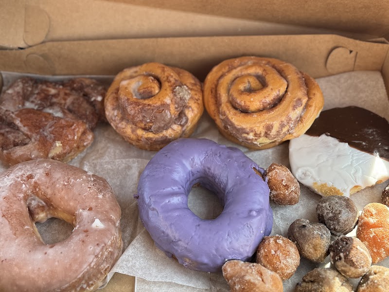 Benjamin's Bakery & Cafe