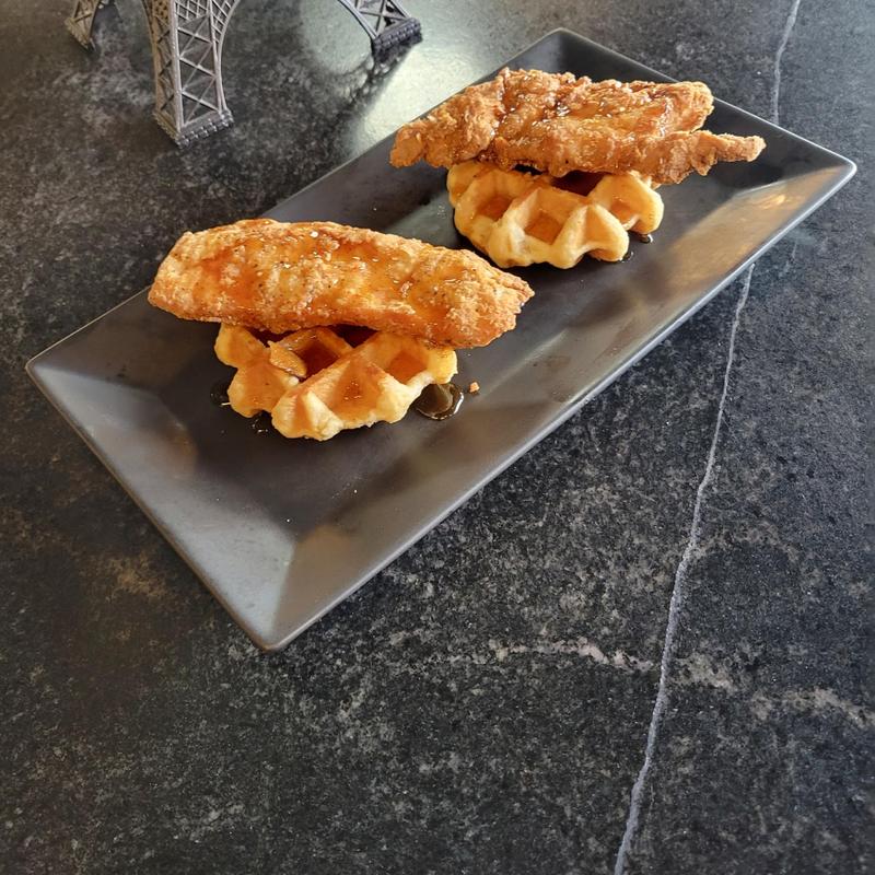 Paris West Restaurant and Bar