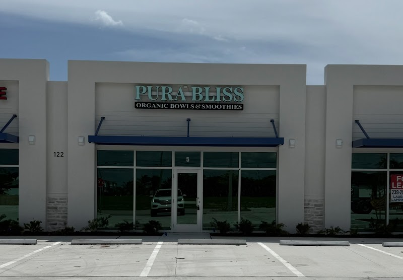 Pura Bliss Organic Bowls & Smoothies Lounge