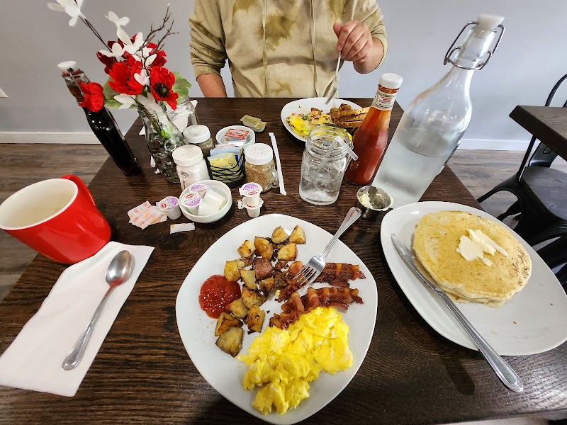 Gourmet Bites Catering & Cafe