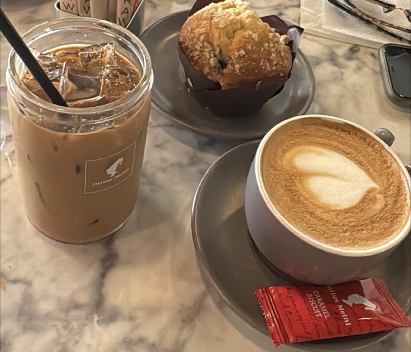 AMP Coffee Shop by Julius Meinl