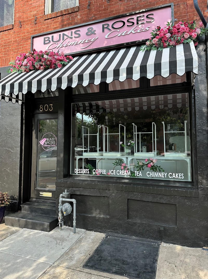 Buns & Roses Chimney Cakes