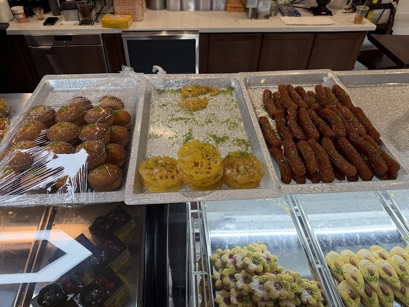 Kandoo Cafe & Custom Cakes