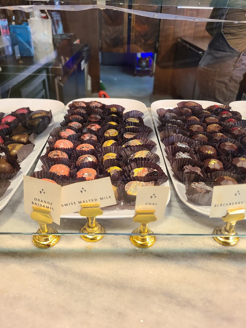 Green Hour Cocktail & Absinthe Lounge