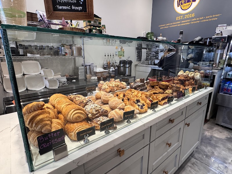 Le Paris Artisan & Gourmet Cafe