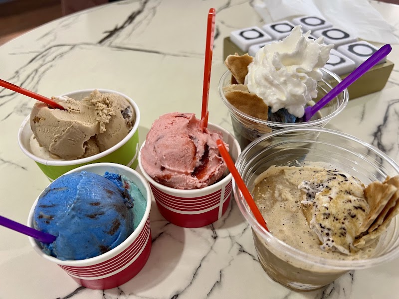 Legendairy Gelato • Cafe