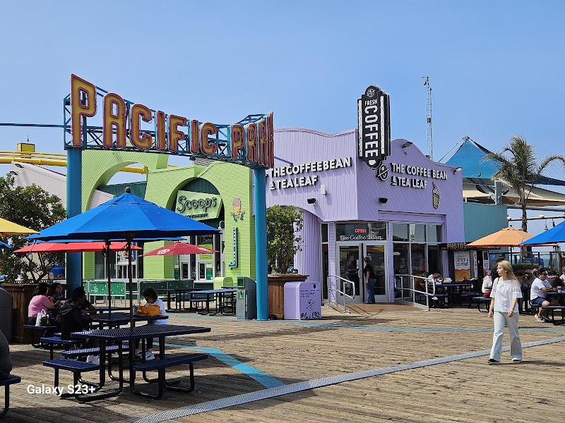 Coffee Bean & Tea Leaf