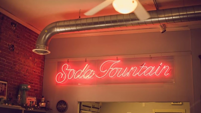 Windsor Lake Cafe & Marketplace