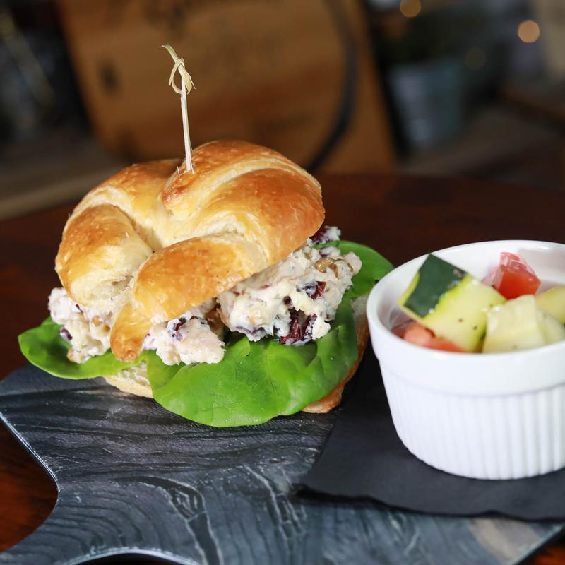 Gaston Pour House: Drinks, Food, Coffee & Lounge