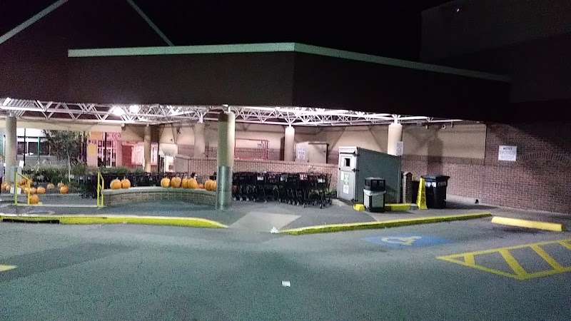 Giant Eagle Supermarket