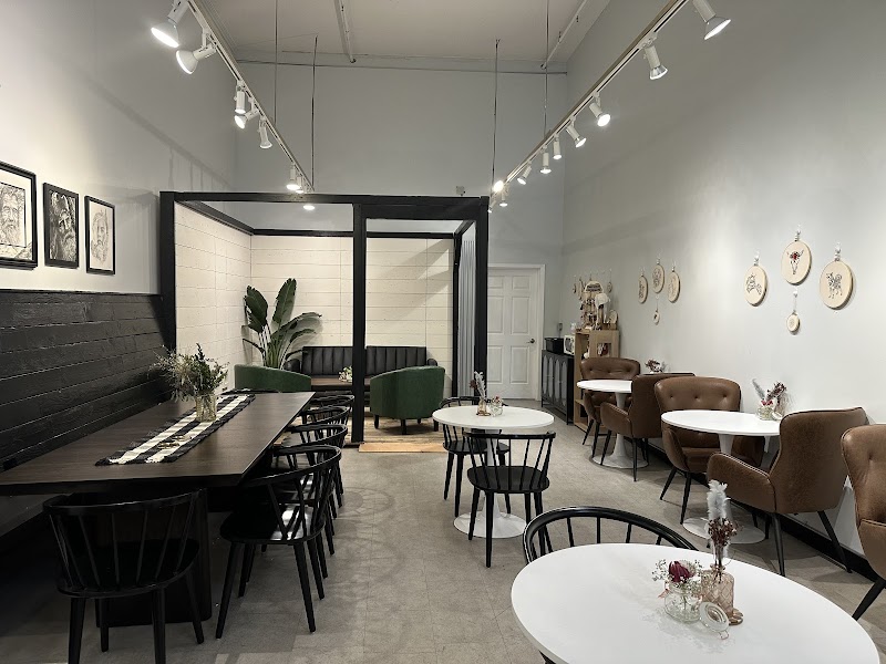 The Lonely Pine Coffee+food+friends