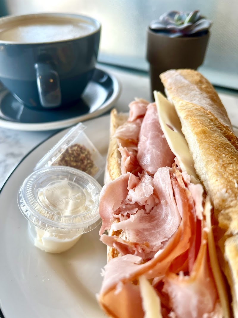 Le Café by B'beri Desserts