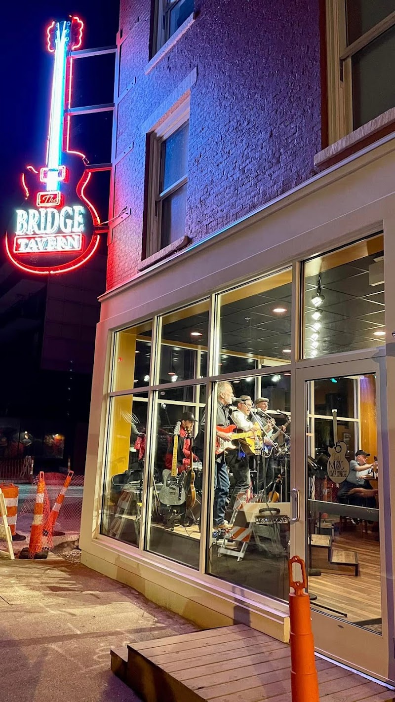 Bridge Tavern & Grill