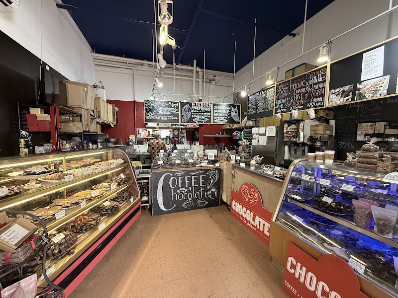 Chocolate En La Plaza UPSTAIRS inside the Paso De Luz Mall