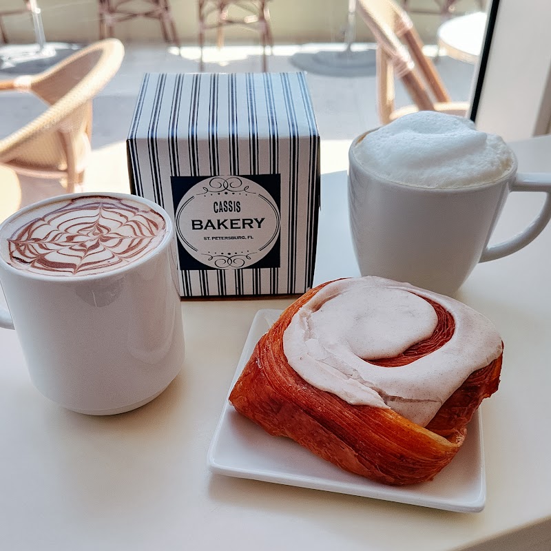 Cassis Market & Cafe