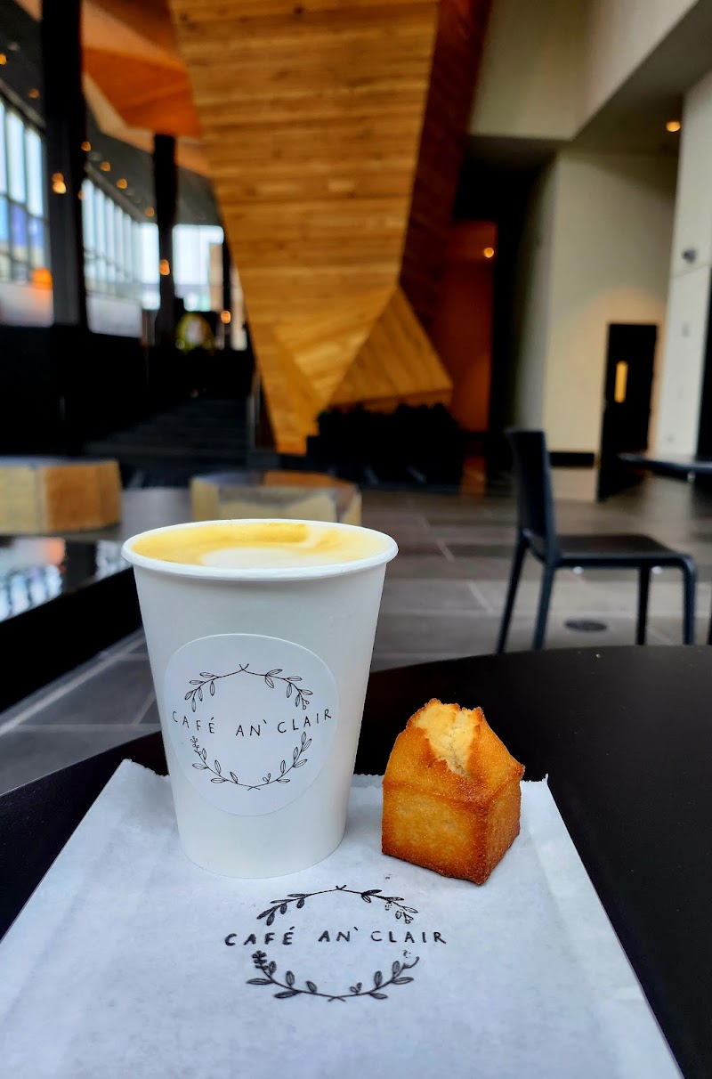 Cafe An'Clair - Fairview & Republican