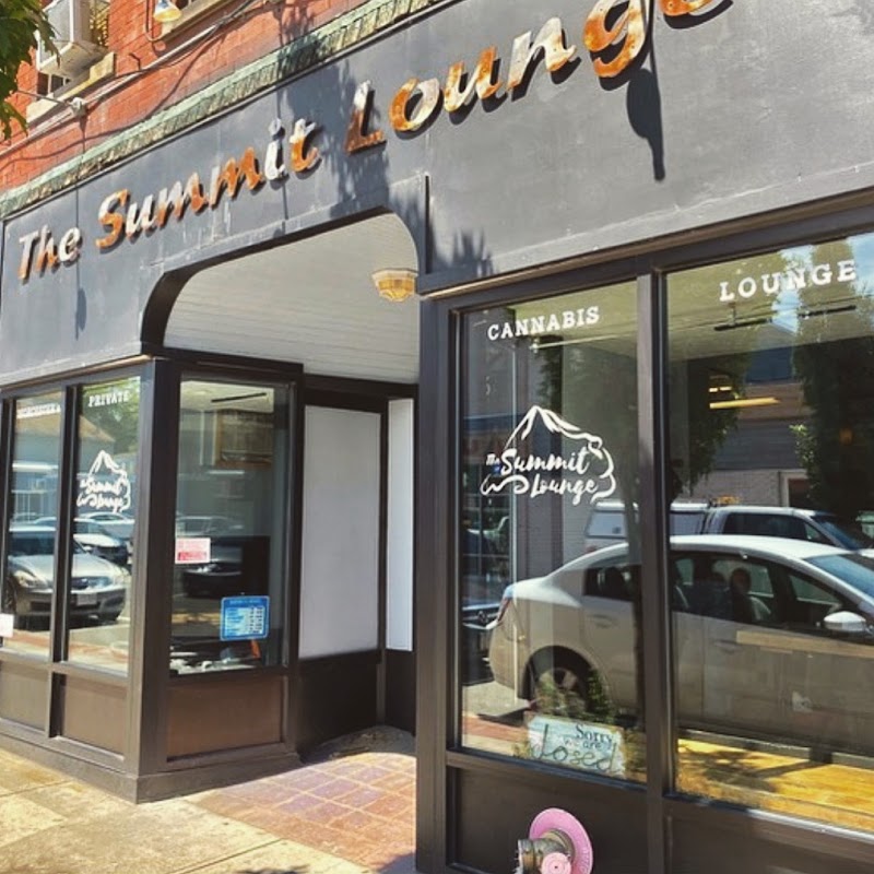 The Summit Lounge