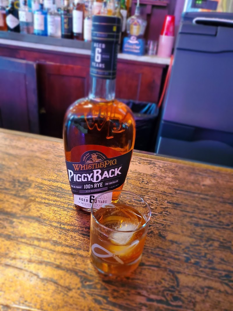 Lou's Pub & Package Store