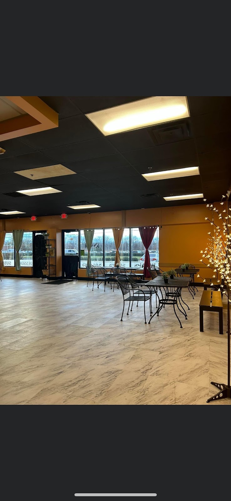 Konkrete Gardens Smoothie Cafe & Venue