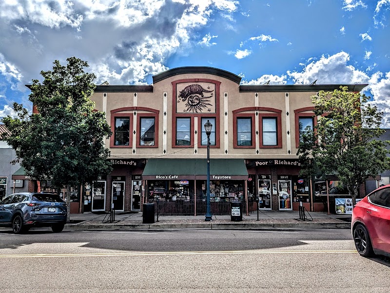 Rico's Cafe & Wine Bar